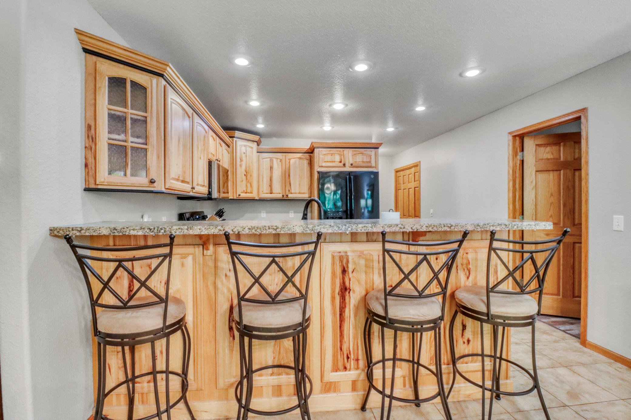 Kitchen1_1.JPG
