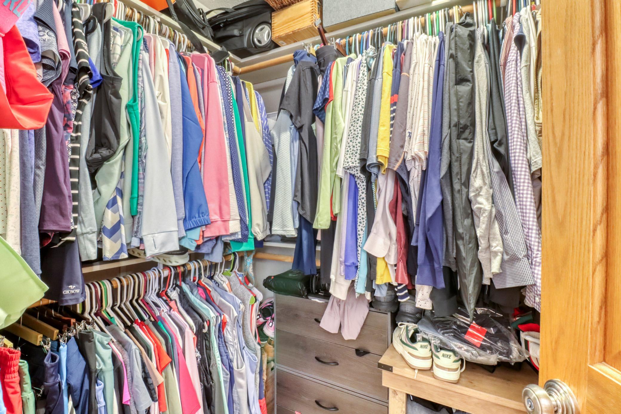 Primary Closet1_1.JPG
