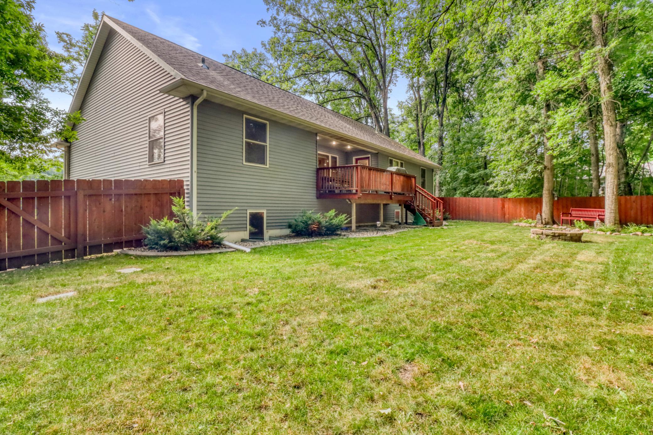 Backyard1_2.JPG
