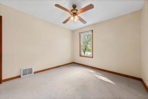 207 7th Street N, Waverly, MN 55390