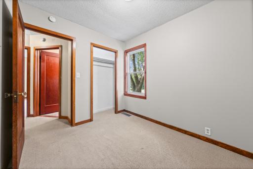 207 7th Street N, Waverly, MN 55390