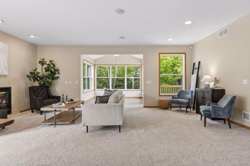Abundant, open & bright entertaining and relaxing spaces