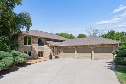 7011 Eagle Ridge, Eden Prairie, MN 55346