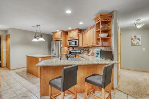 Kitchen1_1.JPG