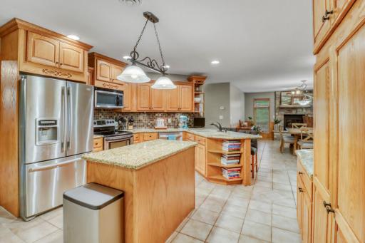 Kitchen1_3.JPG