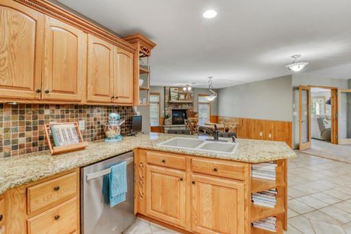 Kitchen1_4.JPG