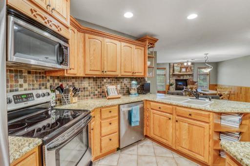 Kitchen1_5.JPG