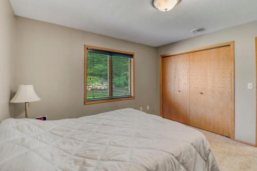 Bedroom2_3.JPG