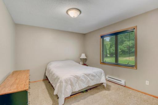 Bedroom2_1.JPG