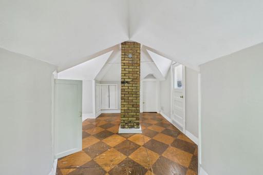 1622 Girard Avenue N, Minneapolis, MN 55411