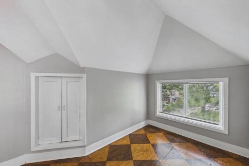 1622 Girard Avenue N, Minneapolis, MN 55411