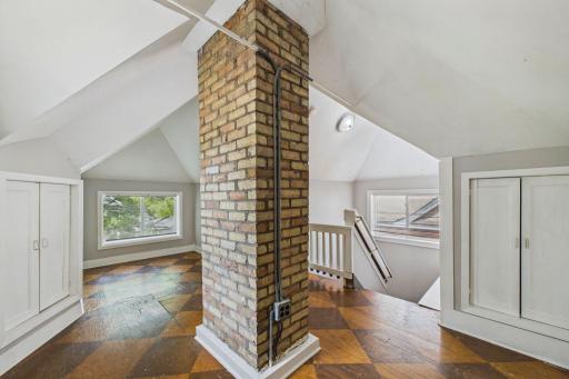 1622 Girard Avenue N, Minneapolis, MN 55411