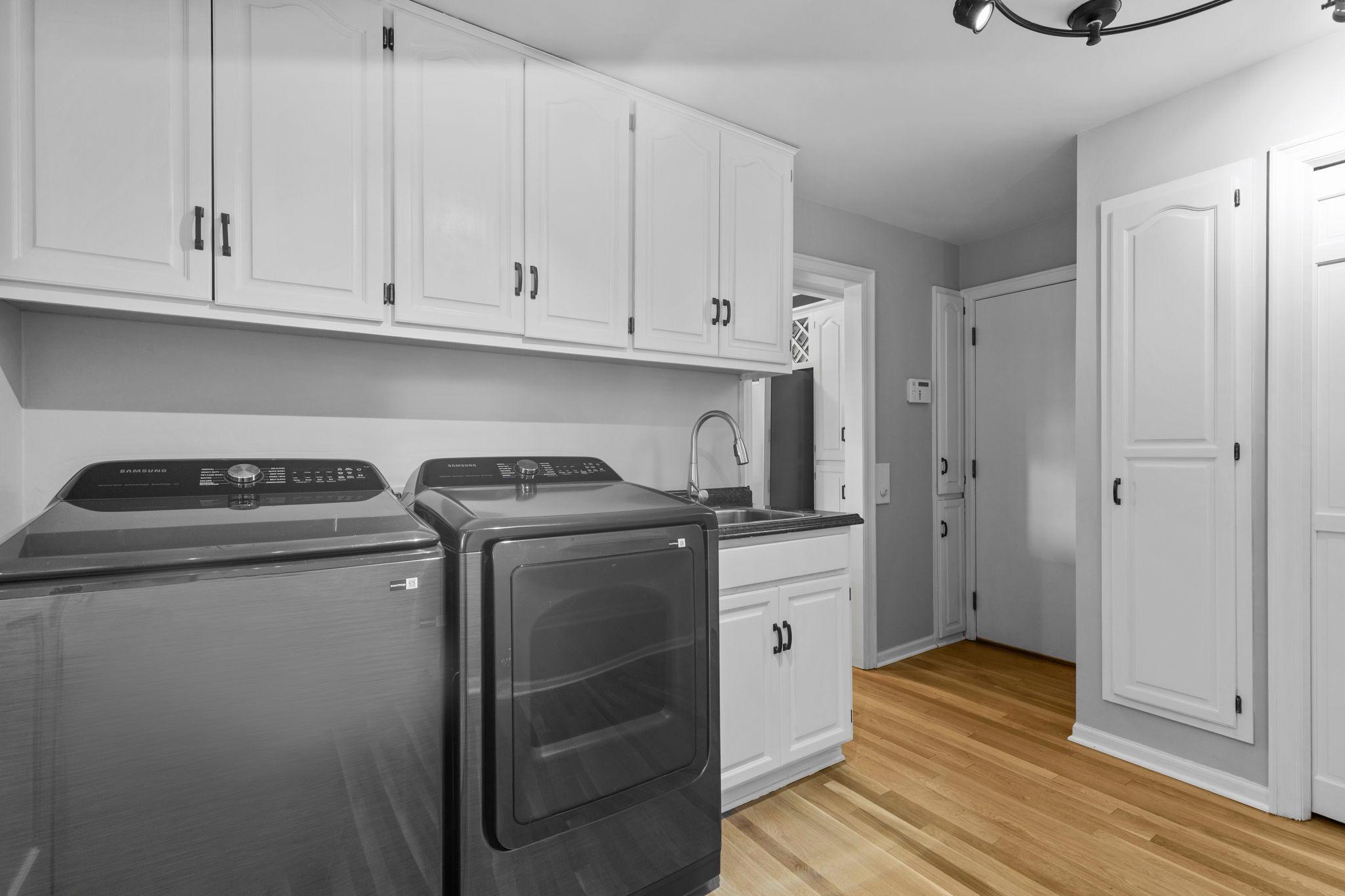 9348 Olympia Dr 33.jpg