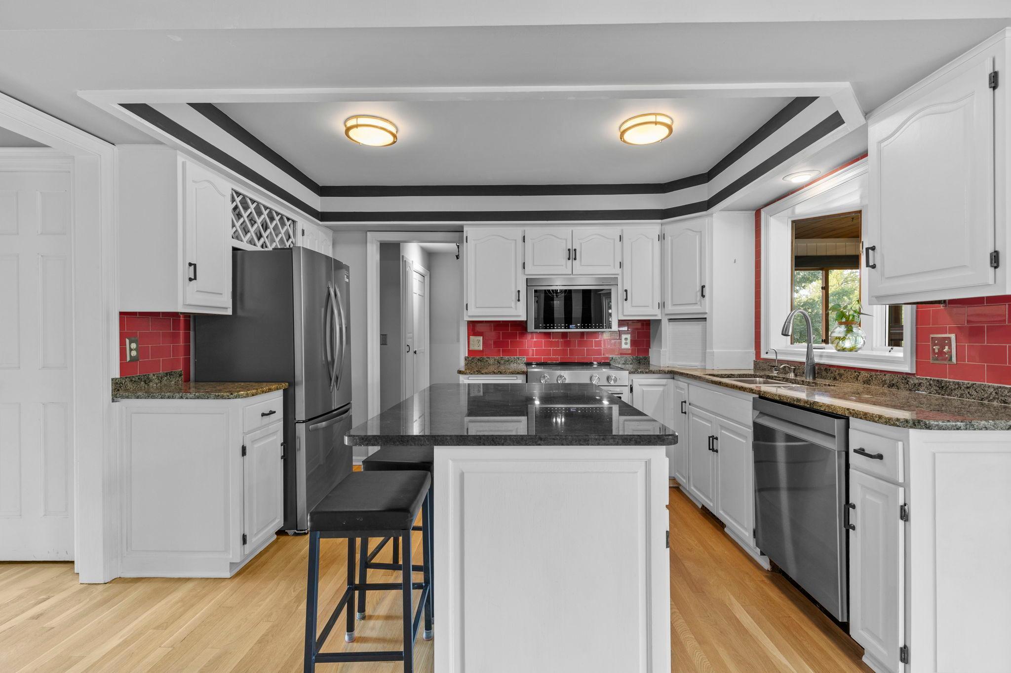 9348 Olympia Dr 25.jpg