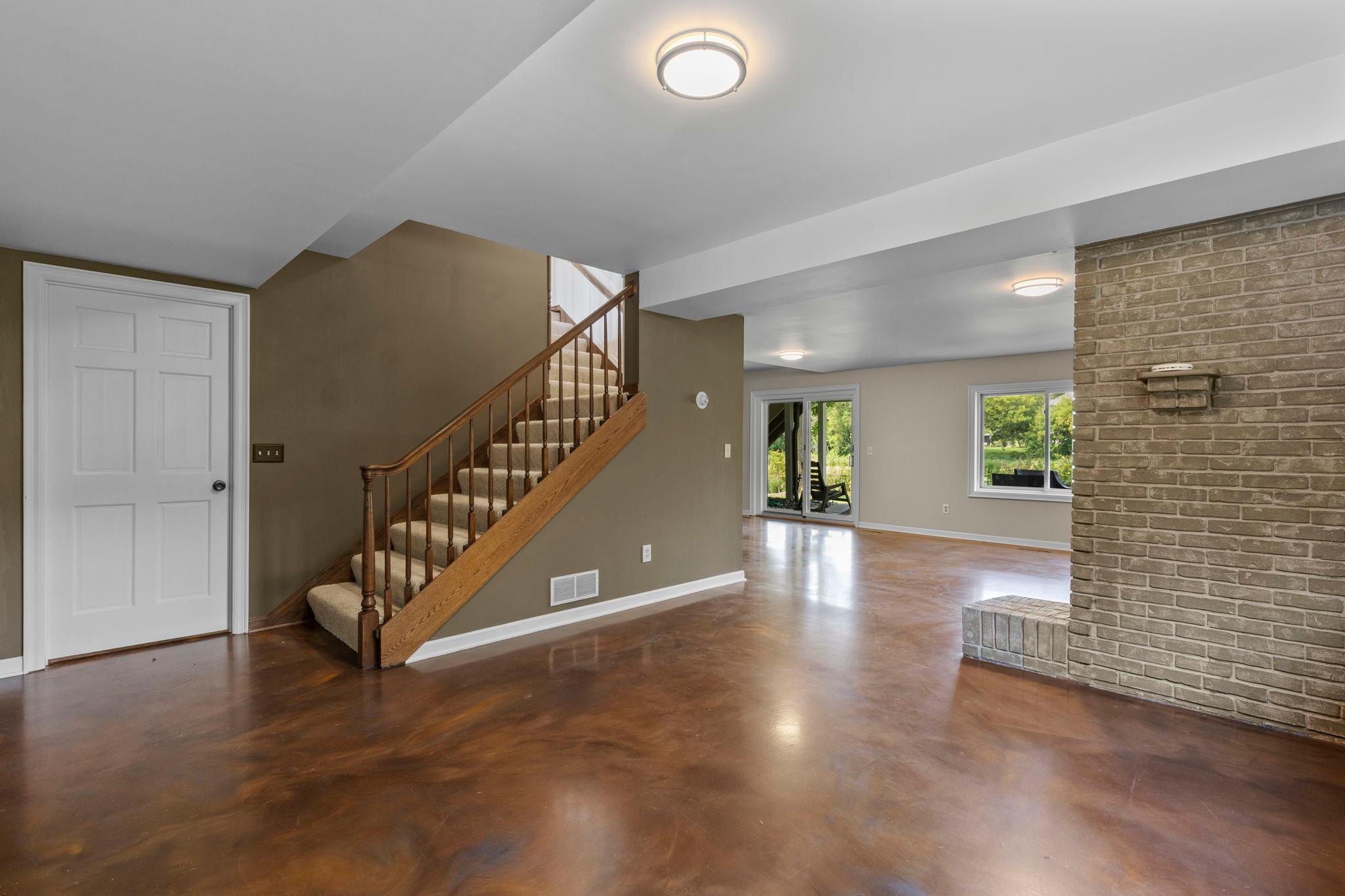 9348 Olympia Dr 60.jpg