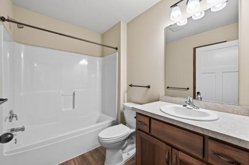 Full guest bath.