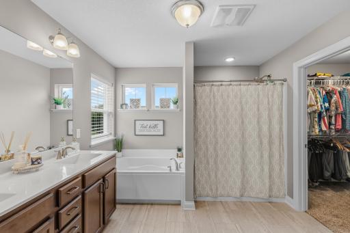 Upper level primary bath