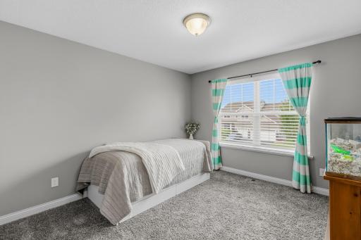 Upper level bedroom w/walk-in closet