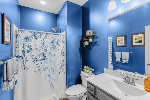 Main level full bath
