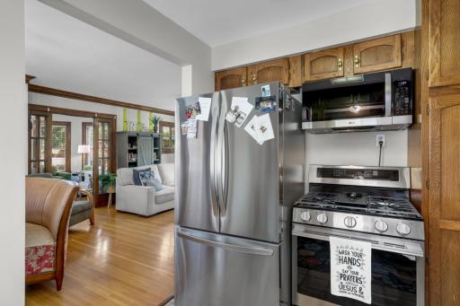 51 Albert Street S, Saint Paul, MN 55105