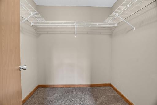 how many hangers can fit in this walk in closet?