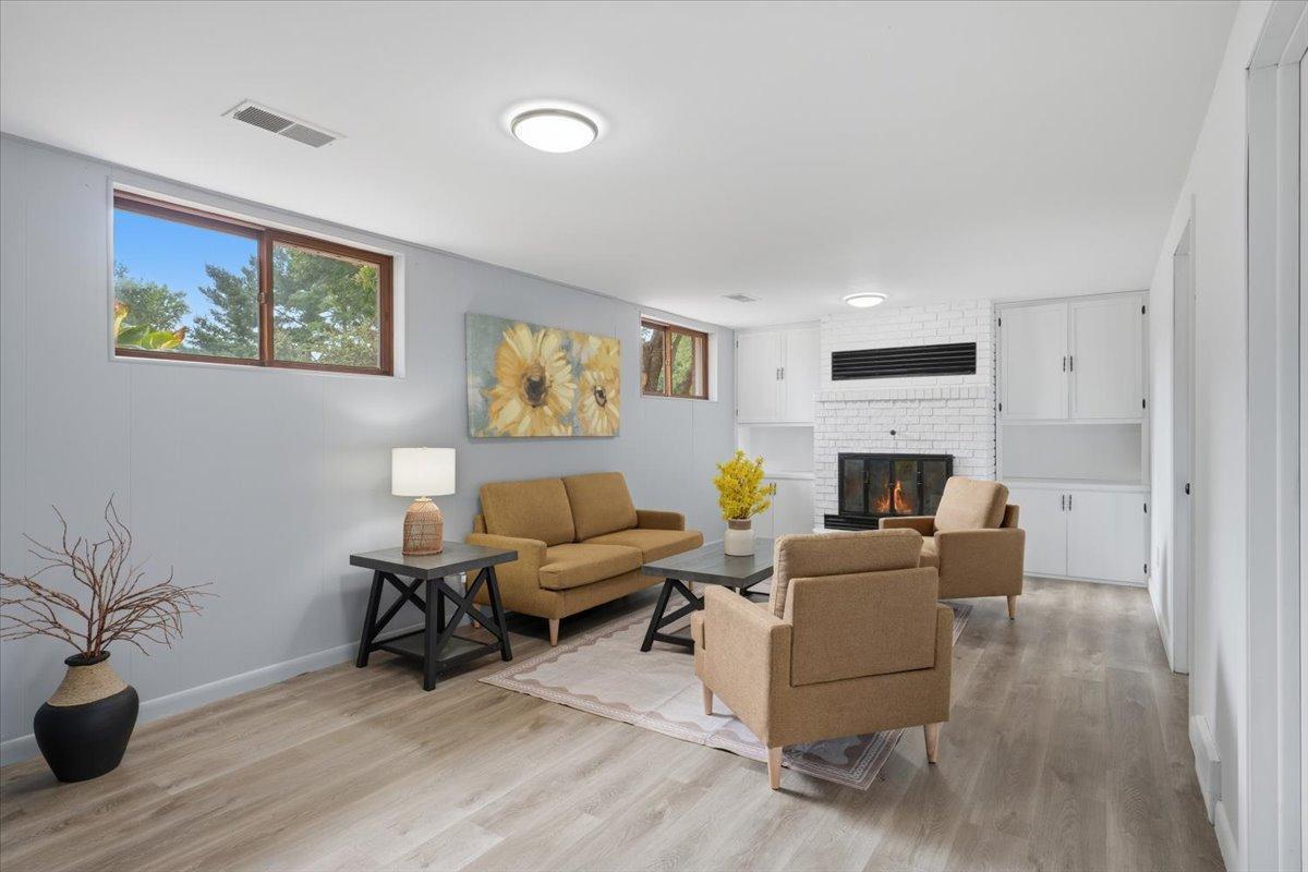 18-Living Room 2.jpg