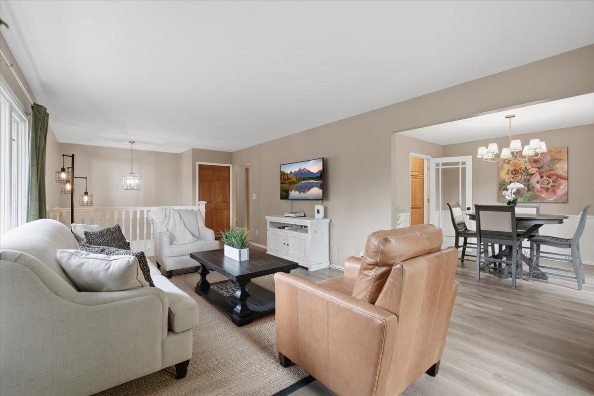 08-Living Room.jpg