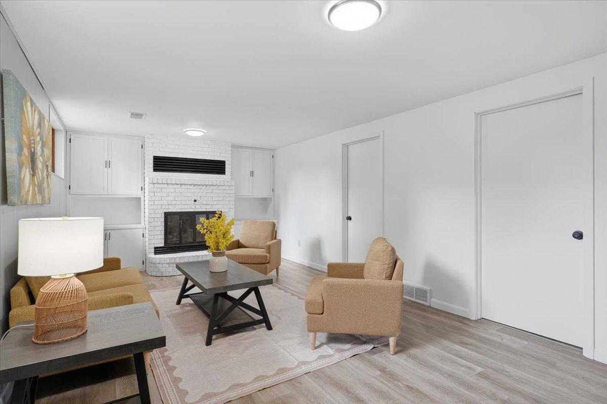 19-Living Room 2.jpg