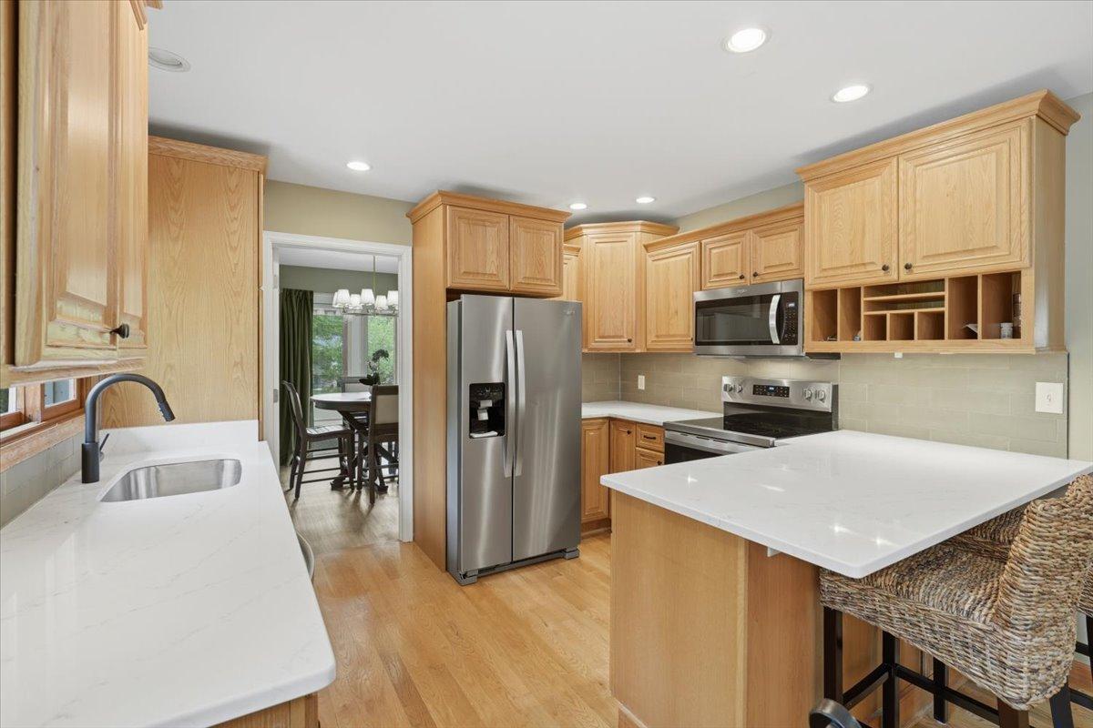 10-Kitchen.jpg