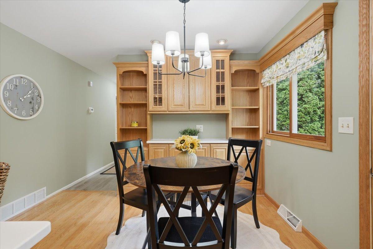 13-Kitchen.jpg