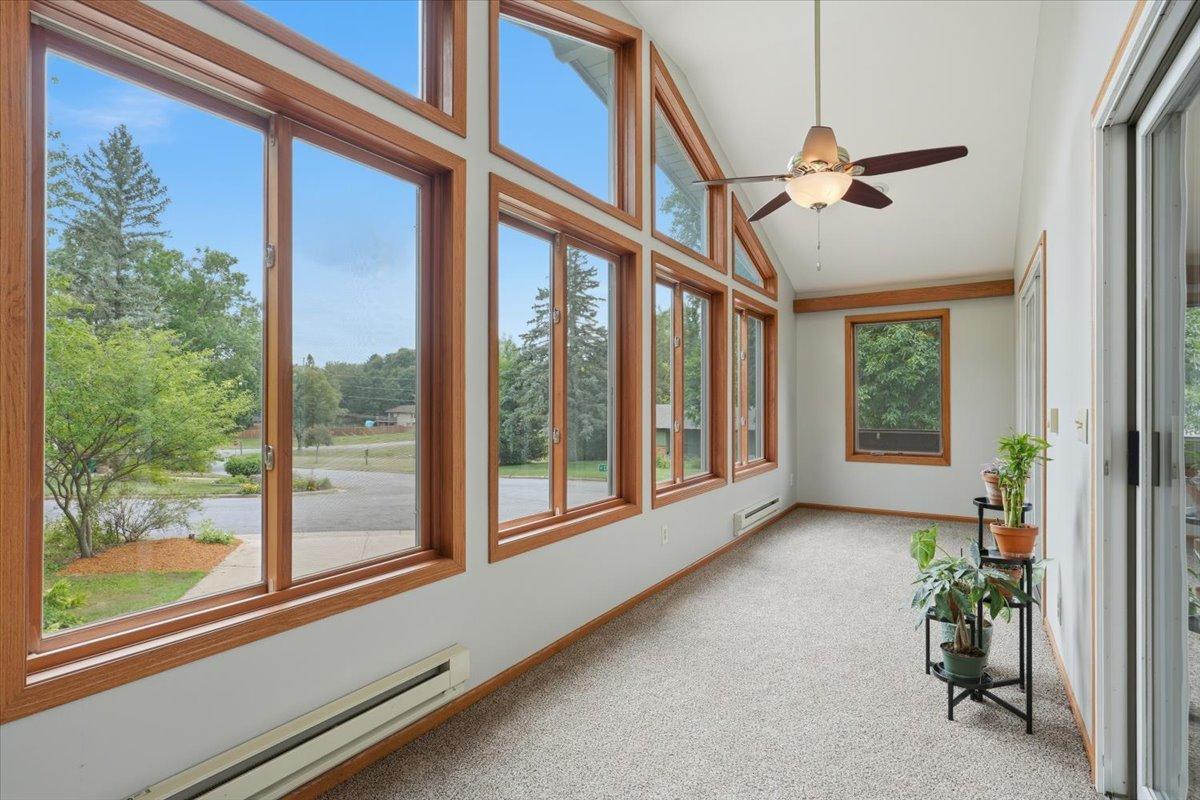 04-Sun Room.jpg