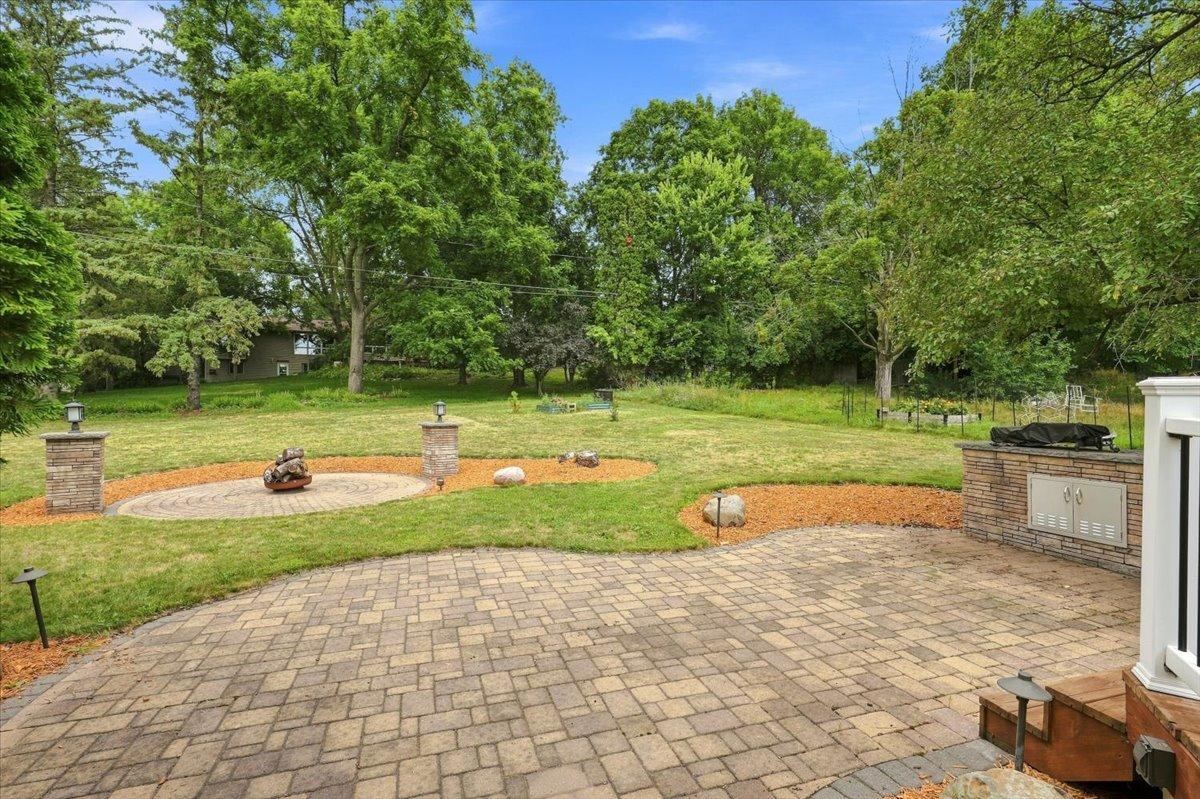 31-Backyard.jpg