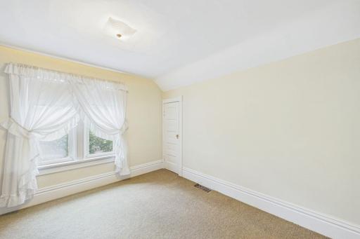 Larger upper level room.