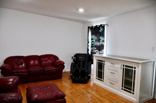 frontlivingroom1.jpeg