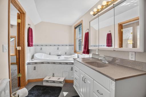 Upper level bath with jacuzzi tub