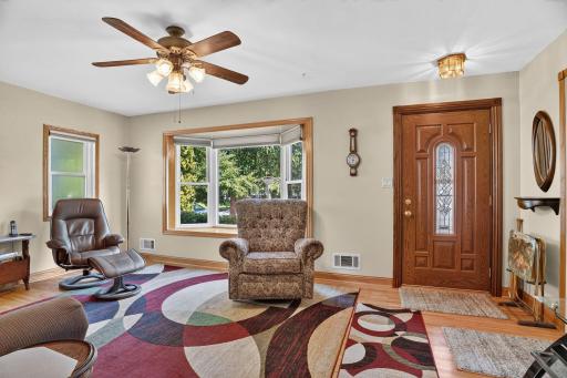 Beautiful Bay Window in Living Room