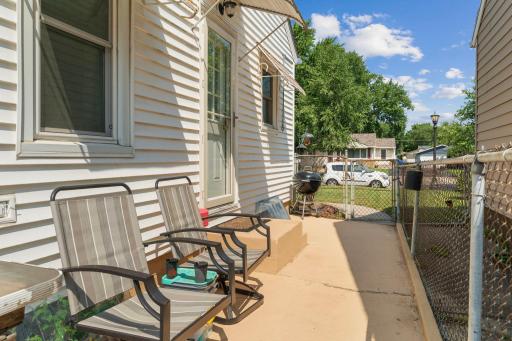 Side patio