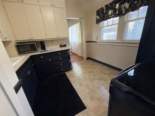812 Bridge Avenue, Albert Lea, MN 56007