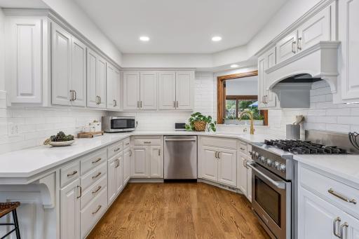 5231 Green Farms Road, Edina, MN 55436