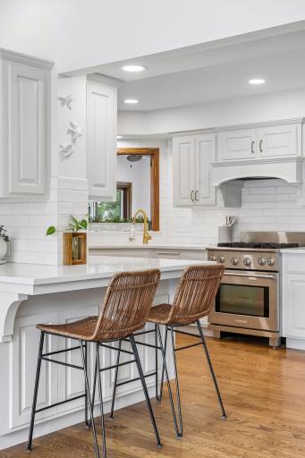 5231 Green Farms Road, Edina, MN 55436