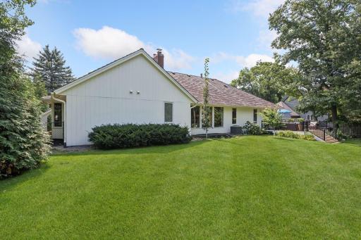 5231 Green Farms Road, Edina, MN 55436