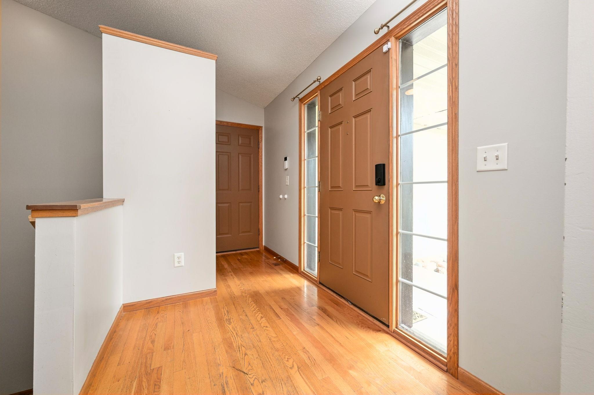 3-web-or-mls-4715 190th St W 003Full.jpg