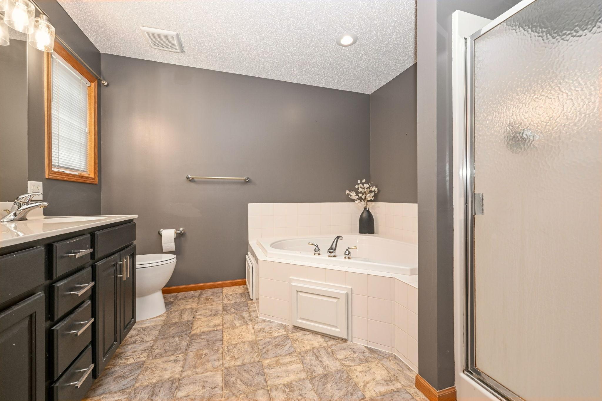 19-web-or-mls-4715 190th St W 019Full.jpg