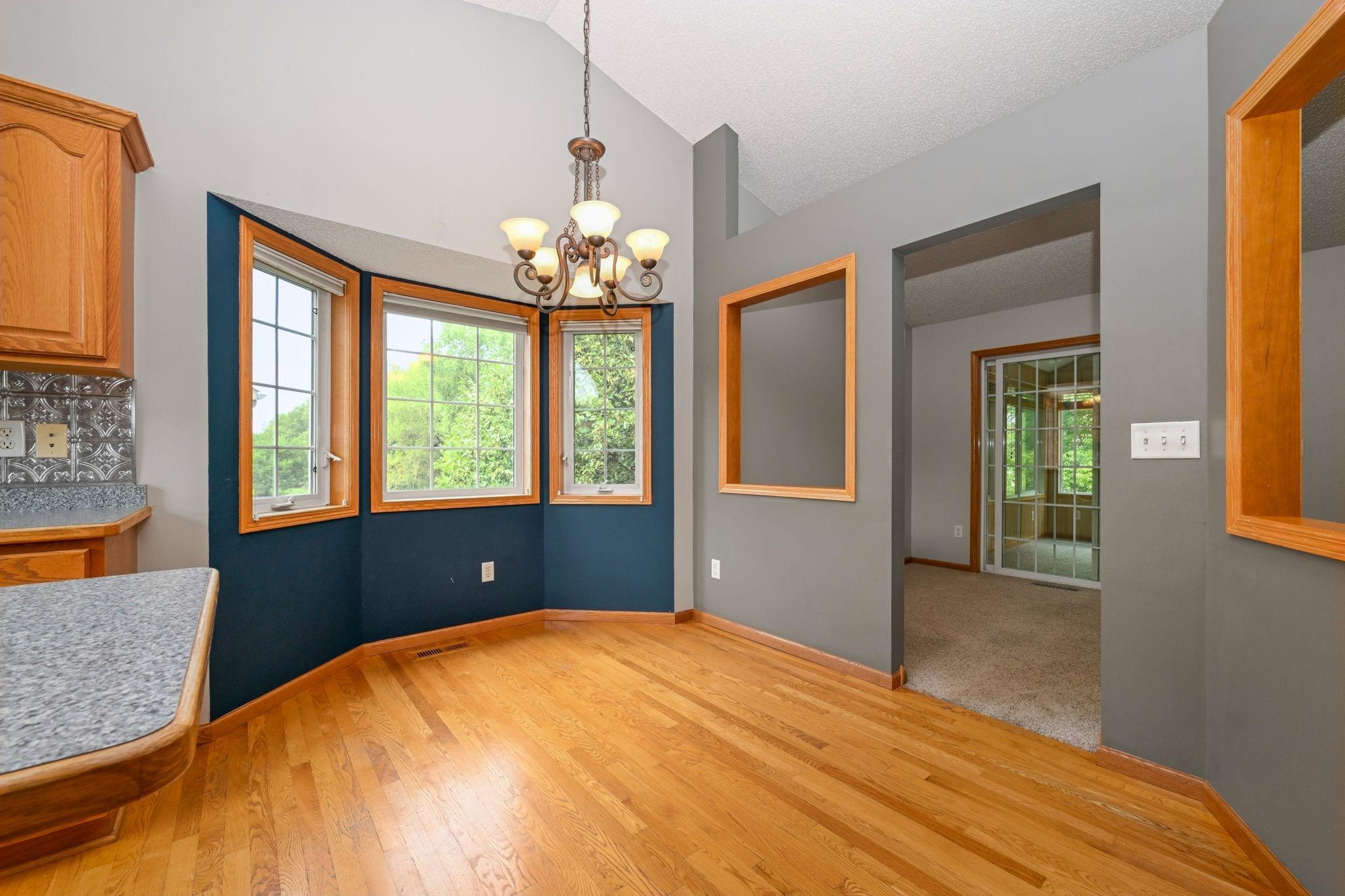 11-web-or-mls-4715 190th St W 011Full.jpg