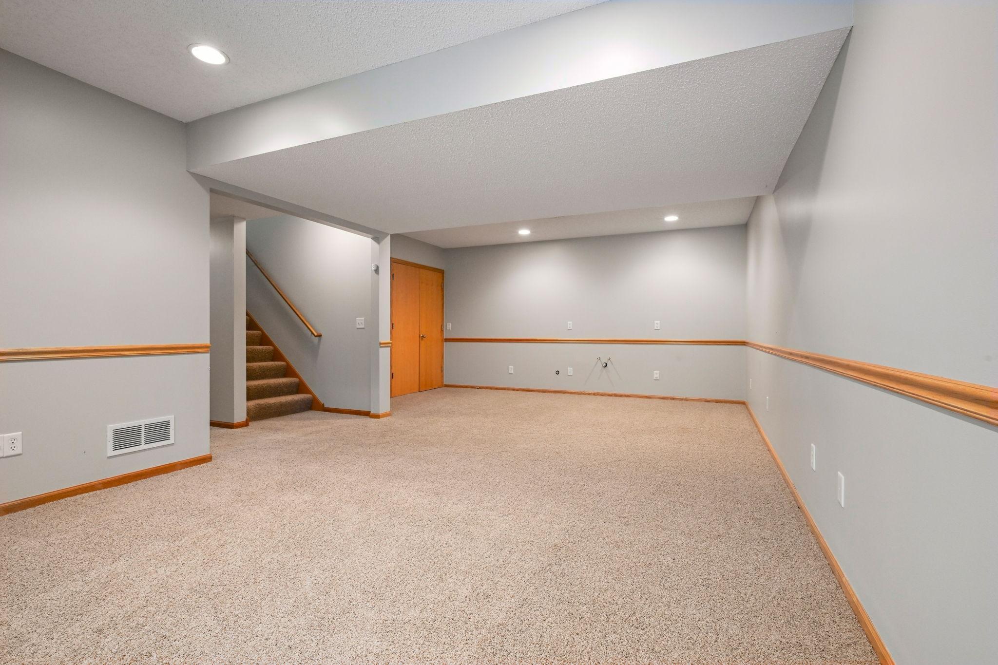 24-web-or-mls-4715 190th St W 024Full.jpg