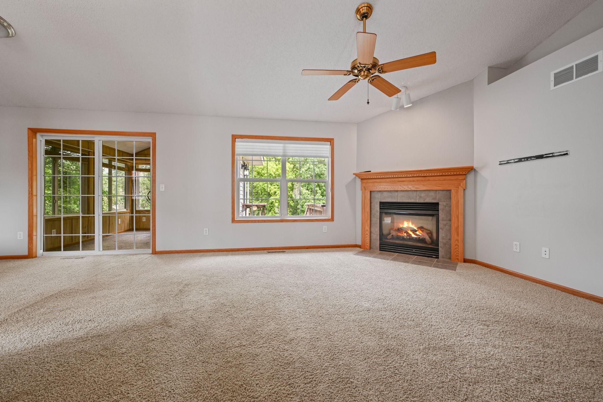 5-web-or-mls-4715 190th St W 005Full.jpg