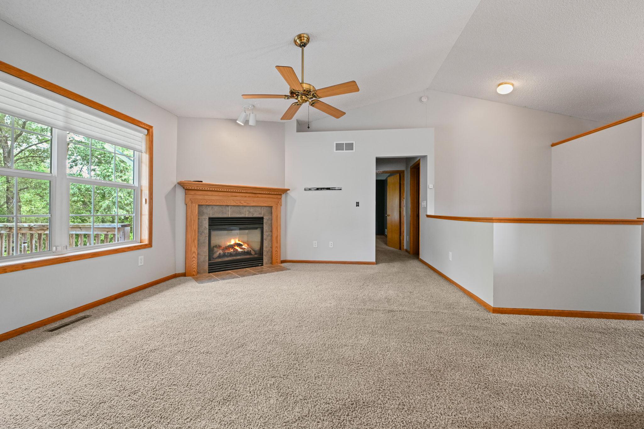 6-web-or-mls-4715 190th St W 006Full.jpg