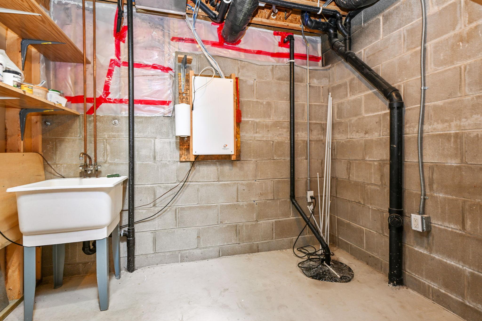 28-web-or-mls-4715 190th St W 028Full.jpg