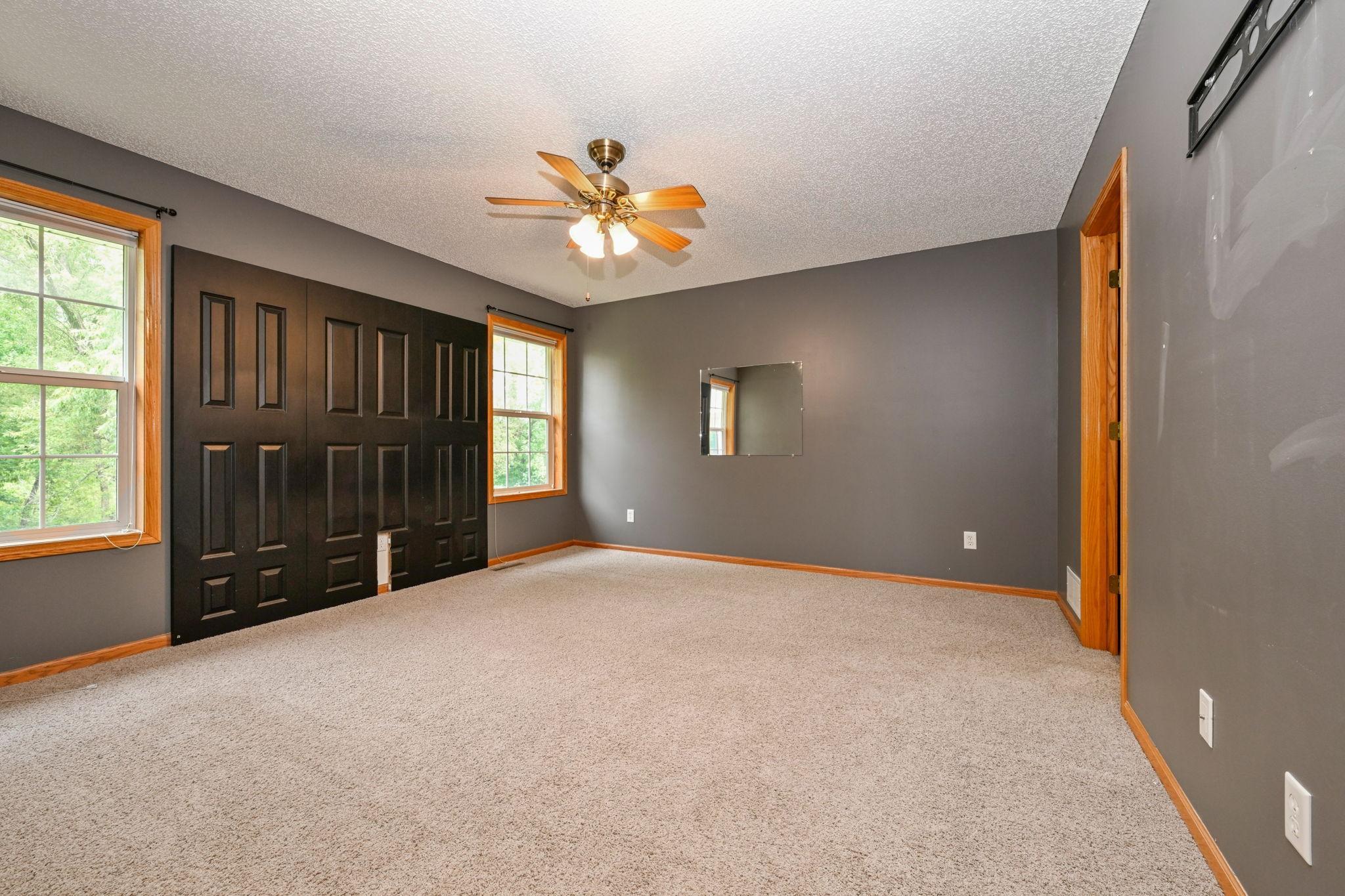 16-web-or-mls-4715 190th St W 016Full.jpg