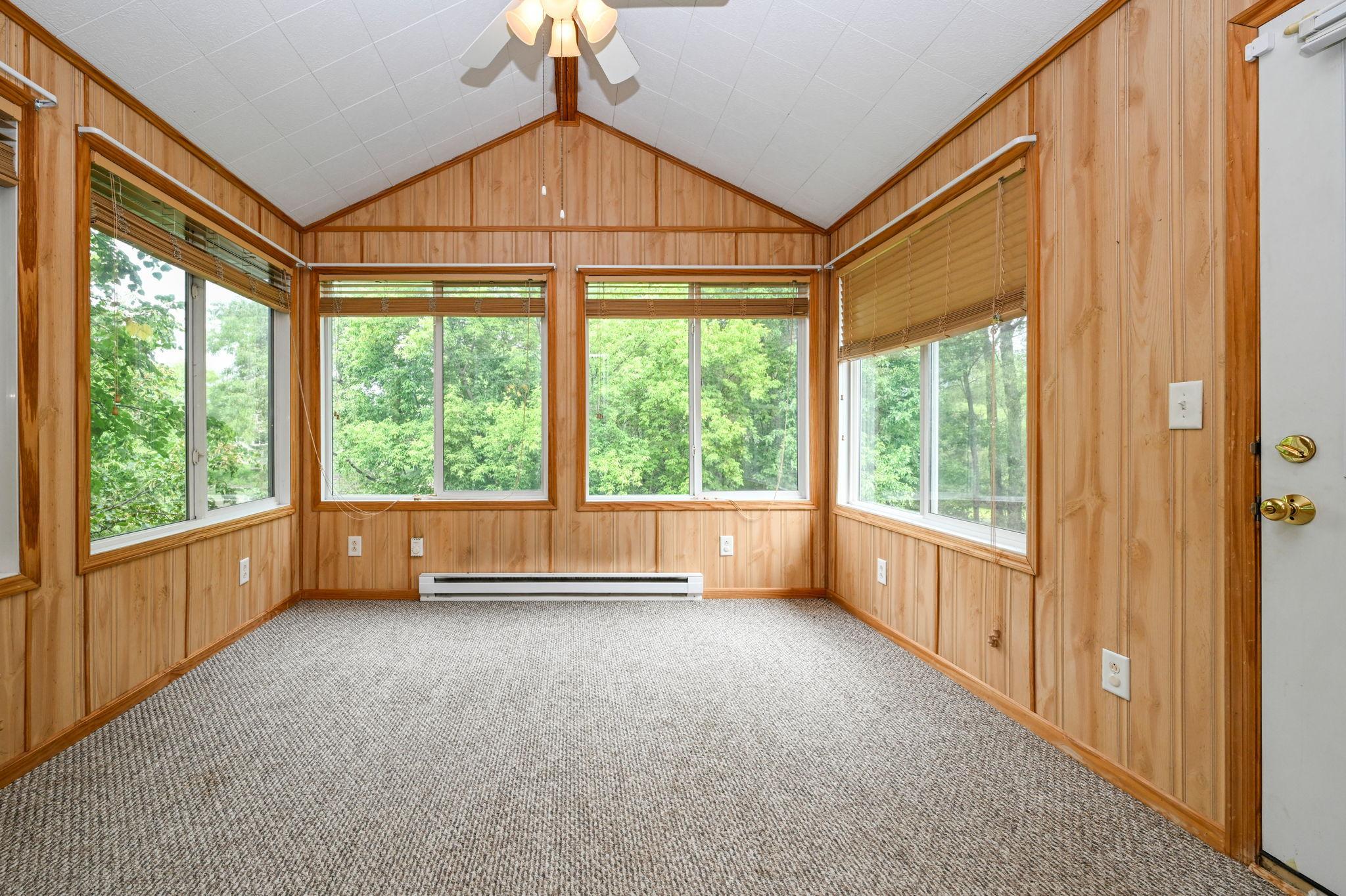 9-web-or-mls-4715 190th St W 009Full.jpg